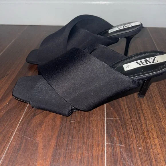 Brand new Zara heels size 38 - Picture 2 of 5
